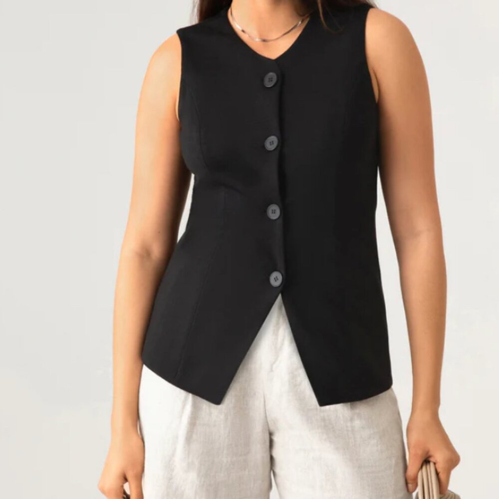 NWT. Black Button-down Waistcoat. Size L